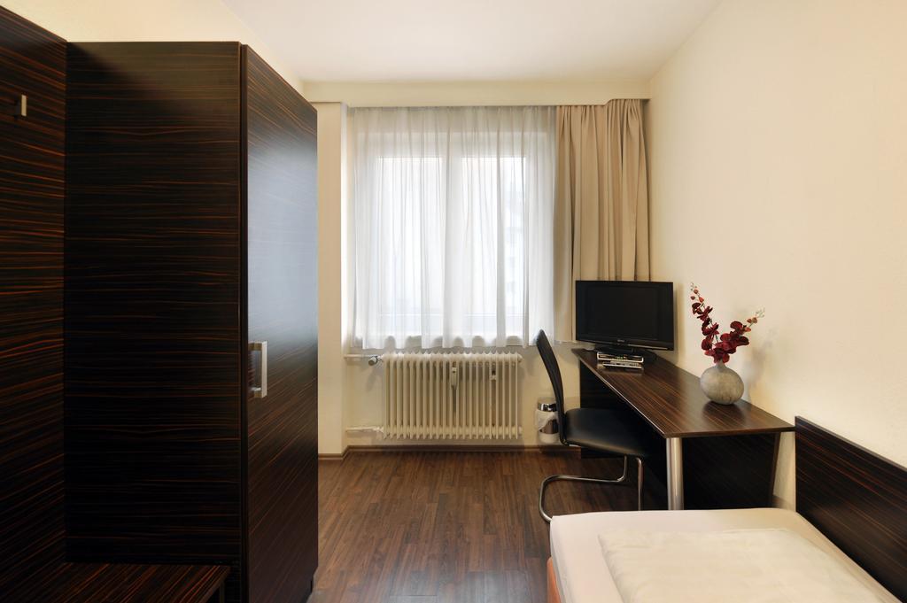 Fair Hotel Frankfurt - An Der Messe Fráncfort del Meno Habitación foto