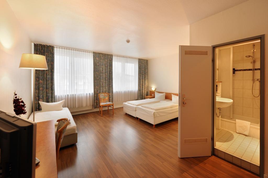 Fair Hotel Frankfurt - An Der Messe Fráncfort del Meno Habitación foto