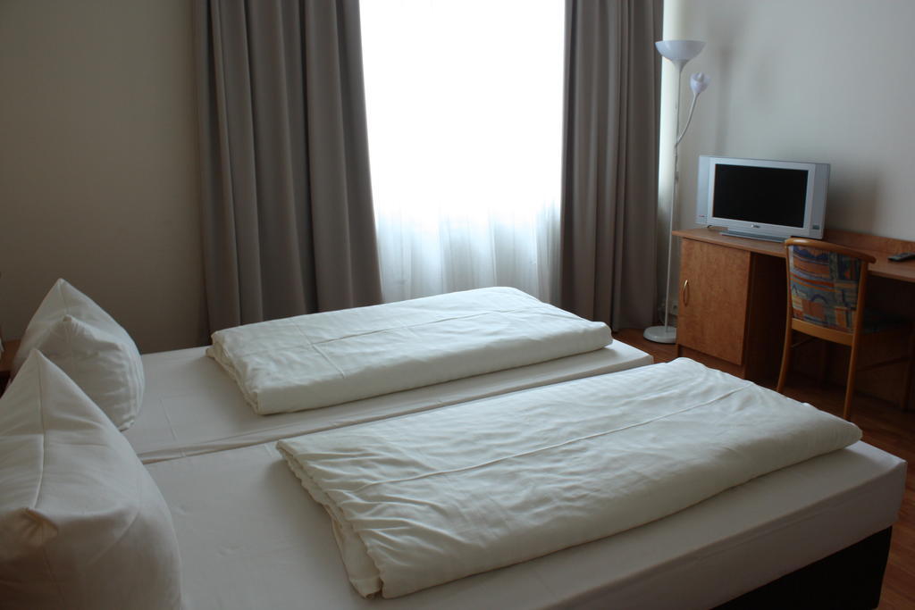 Fair Hotel Frankfurt - An Der Messe Fráncfort del Meno Habitación foto